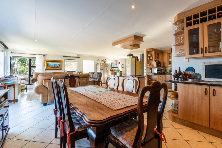 4 Bedroom Property for Sale in Menkenkop Western Cape